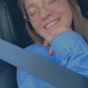 Meet your Posher, Katelyn